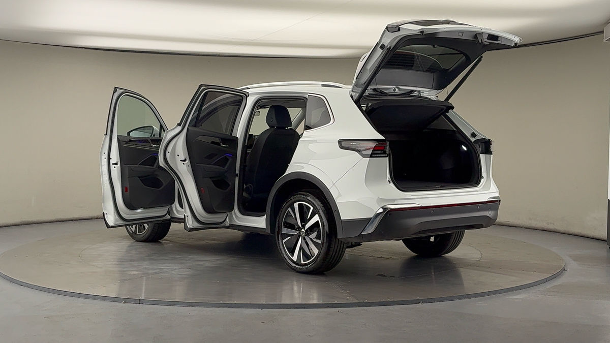 Used Volkswagen Tiguan 2024 for sale - 75974869: Photo 44