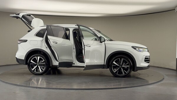 Used Volkswagen Tiguan 2024 for sale - 75974869: Photo 56