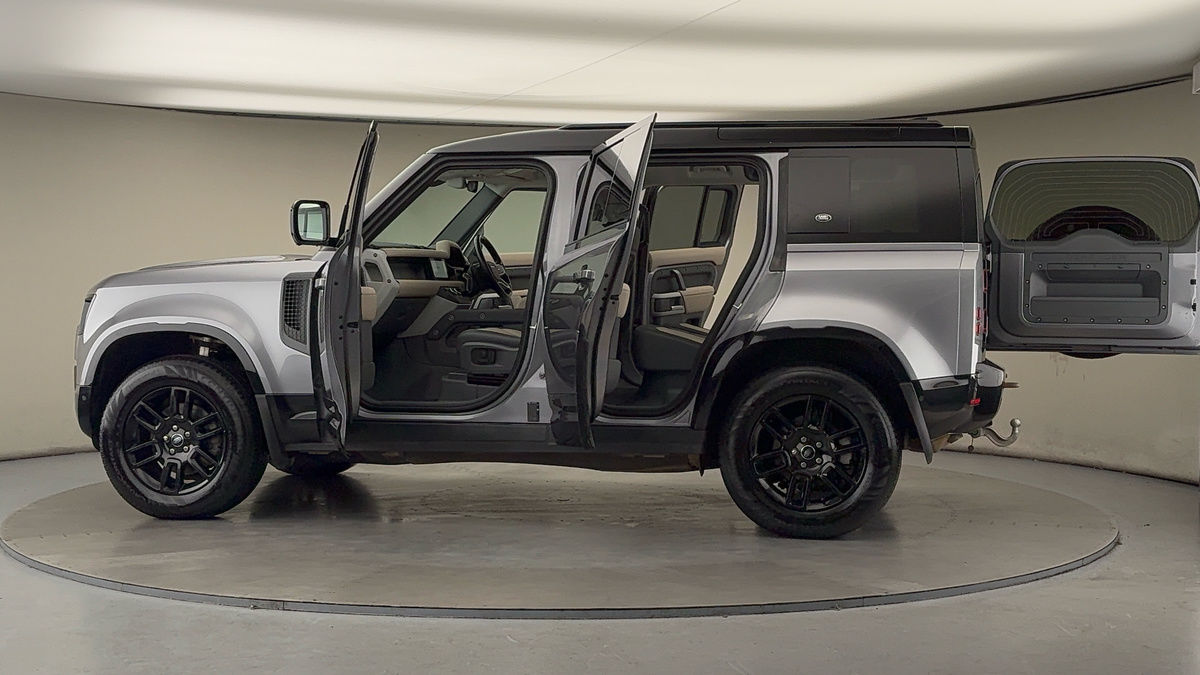 Used Land Rover Defender 110 2022 for sale - 76924147: Photo 47