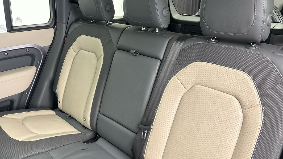 Used Land Rover Defender 110 2022 for sale - 76924147: Photo 8