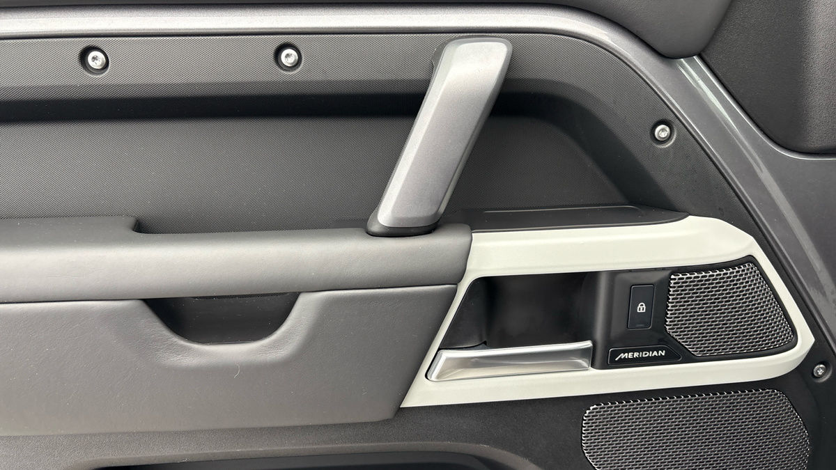 Used Land Rover Defender 90 2023 for sale - 76418109: Photo 19