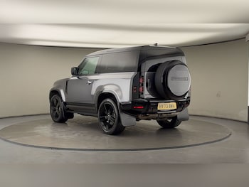 Used Land Rover Defender 90 2023 for sale - 76418109: Photo