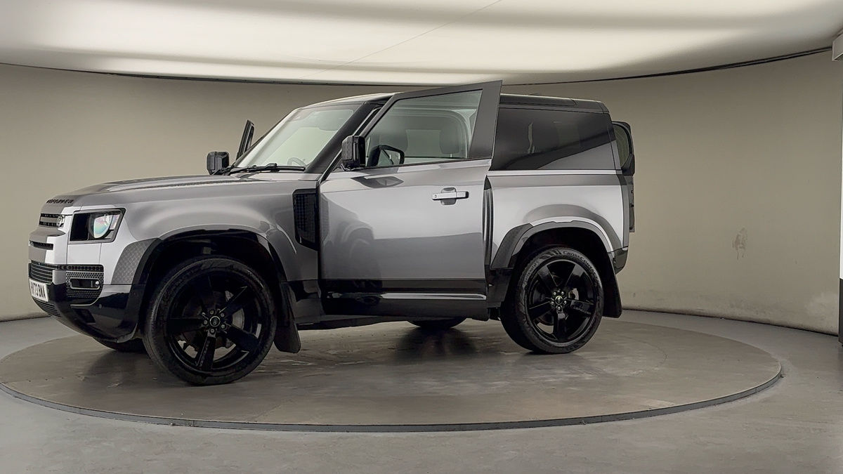 Used Land Rover Defender 90 2023 for sale - 76418109: Photo 48