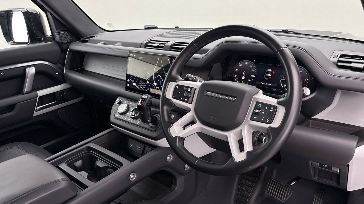 Used Land Rover Defender 90 2023 for sale - 76418109: Photo 5