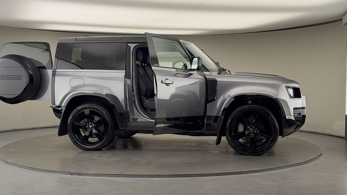 Used Land Rover Defender 90 2023 for sale - 76418109: Photo 55