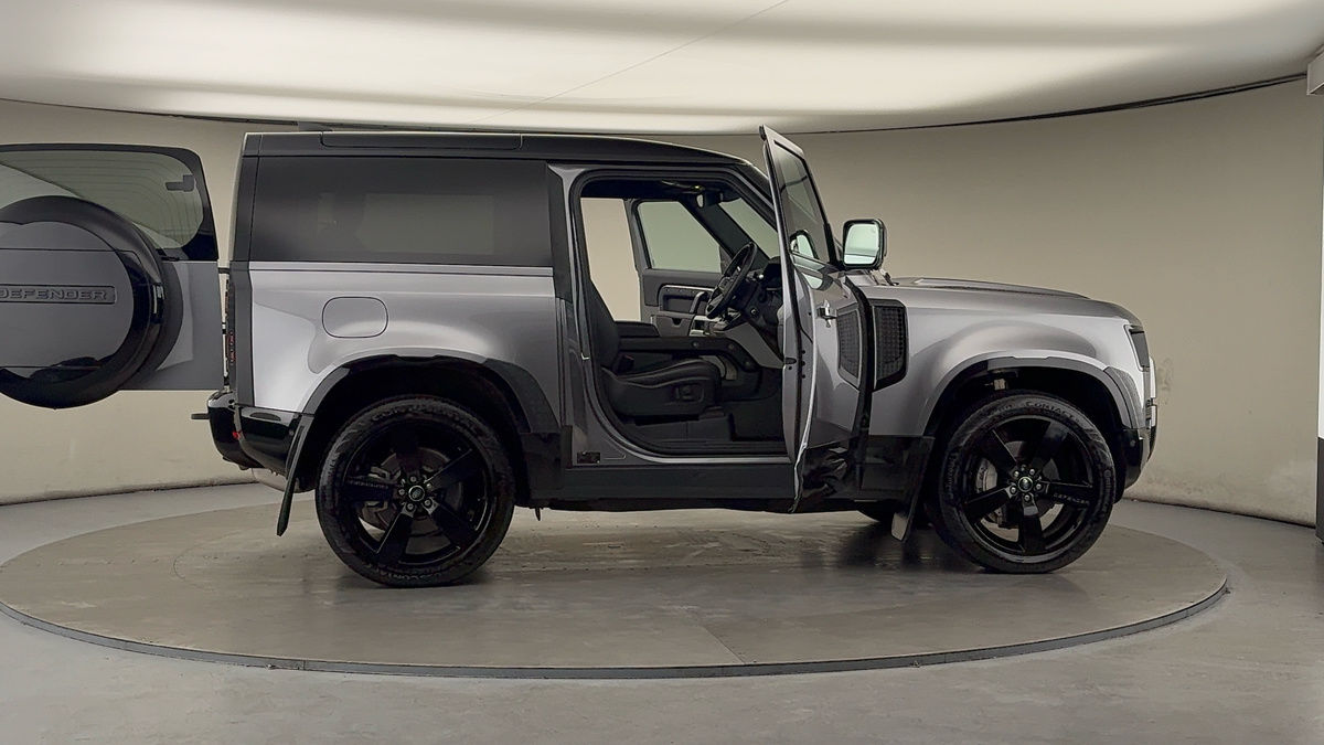 Used Land Rover Defender 90 2023 for sale - 76418109: Photo 56