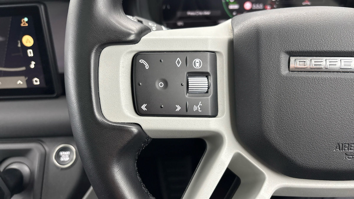 Used Land Rover Defender 110 2024 for sale - 77189045: Photo 13