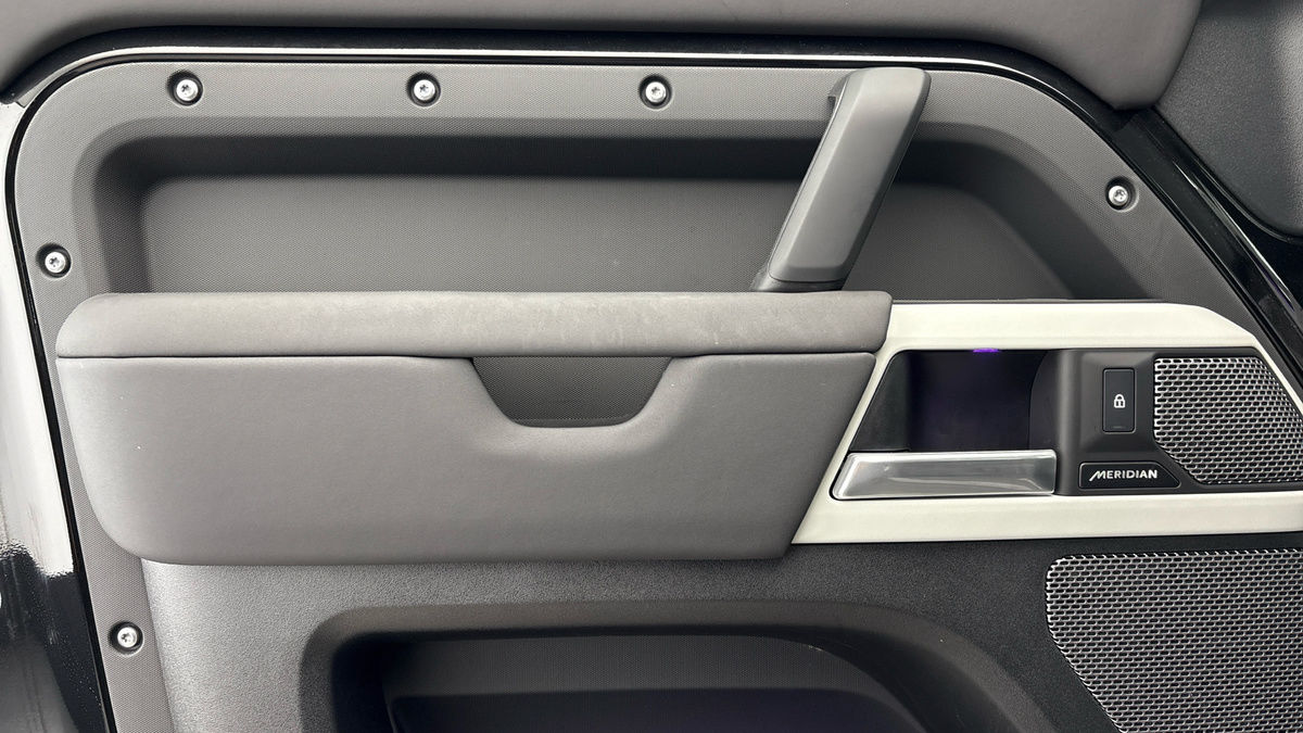 Used Land Rover Defender 110 2024 for sale - 77189045: Photo 19