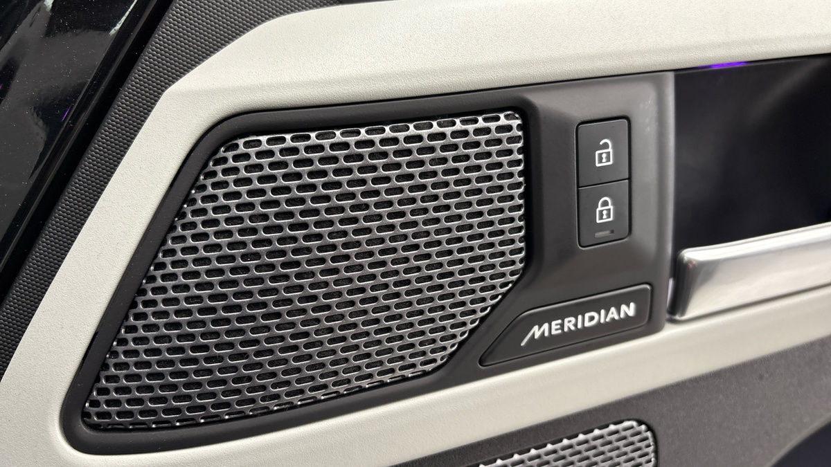 Used Land Rover Defender 110 2024 for sale - 77189045: Photo 25