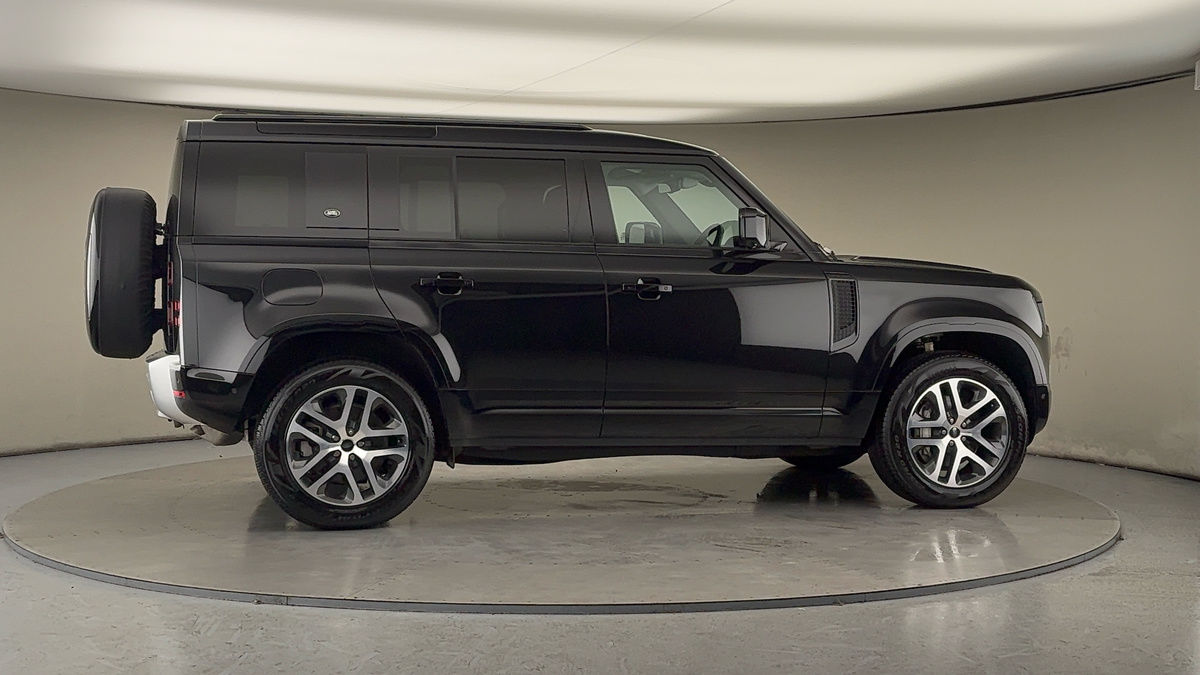 Used Land Rover Defender 110 2024 for sale - 77189045: Photo 38