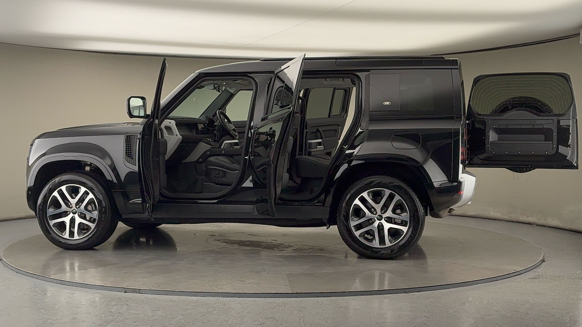 Used Land Rover Defender 110 2024 for sale - 77189045: Photo 47