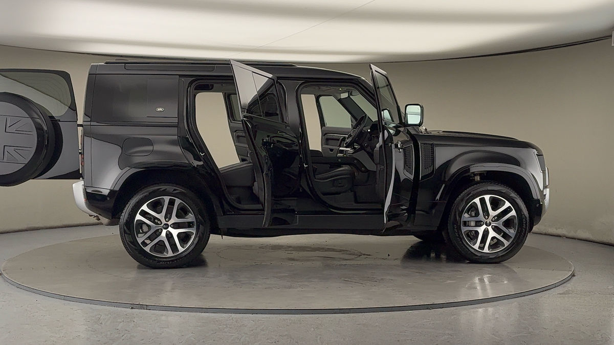 Used Land Rover Defender 110 2024 for sale - 77189045: Photo 57