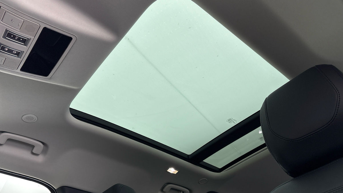 Used Land Rover Defender 110 2024 for sale - 77189045: Photo 6