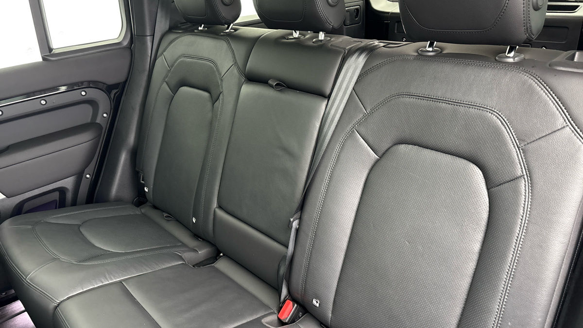 Used Land Rover Defender 110 2024 for sale - 77189045: Photo 8