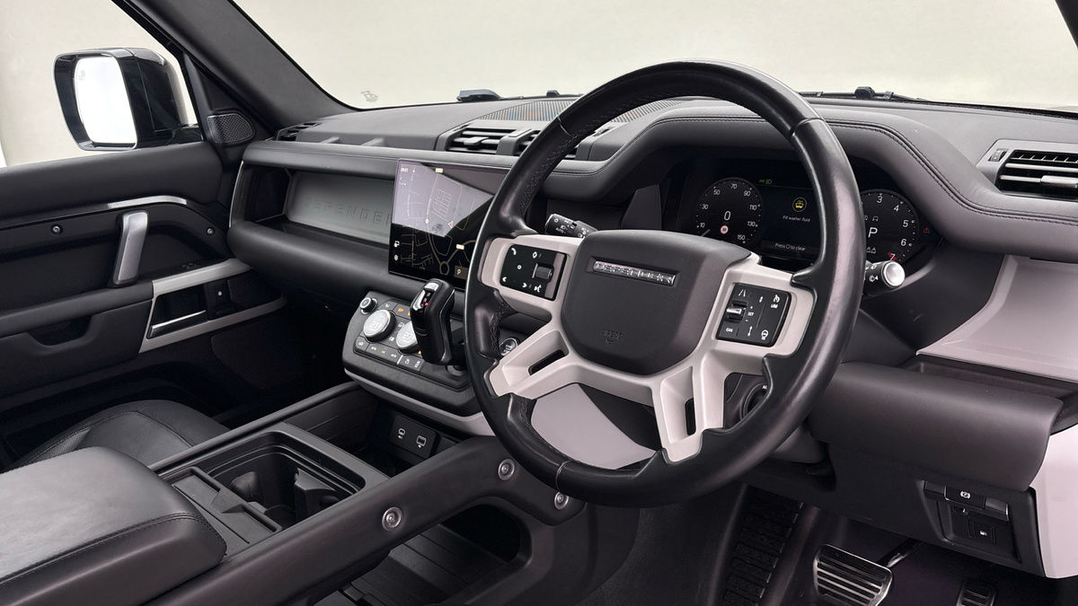 Used Land Rover Defender 2022 for sale - 77584249: Photo 5