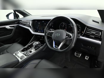 Used Volkswagen Touareg 2021 for sale - 75897749: Photo