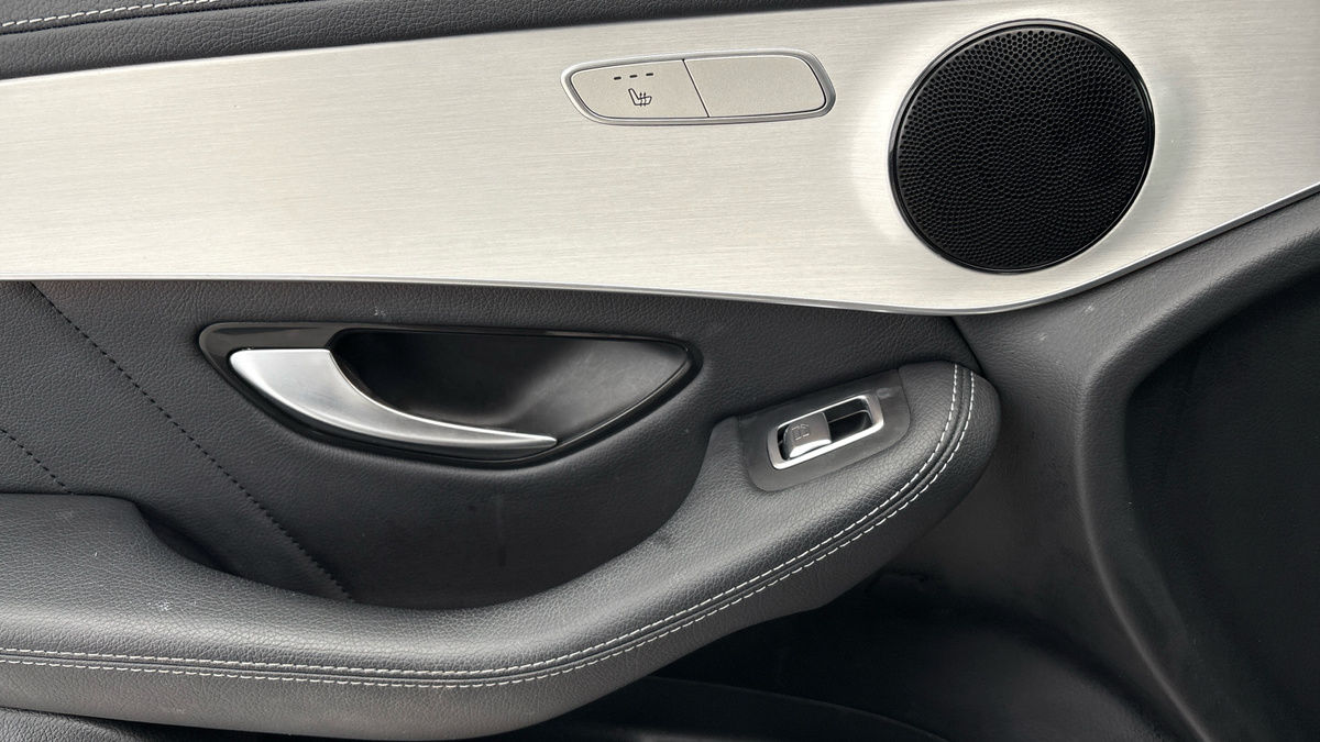 Used Mercedes-Benz GLC 2021 for sale - 76323889: Photo 19