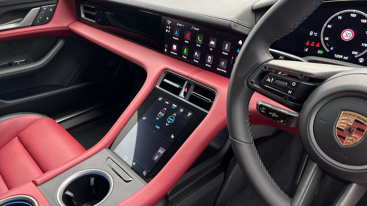 Used Porsche Taycan 2024 for sale - 77452761: Photo 19