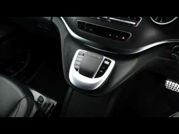 Used Mercedes-Benz V-Class 2023 for sale - 74885469: Photo