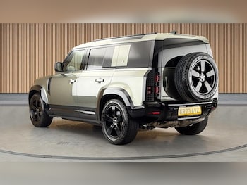 Used Land Rover Defender 110 2023 for sale - 78807028: Photo