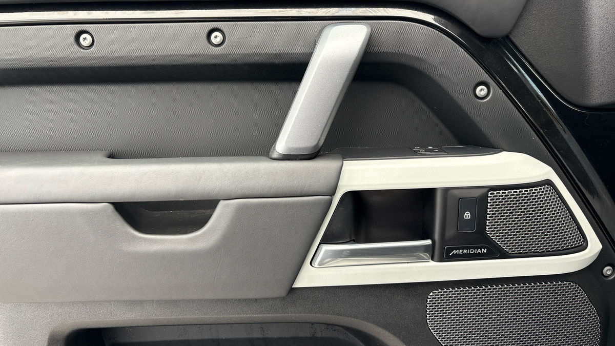 Used Land Rover Defender 90 2023 for sale - 76725442: Photo 19