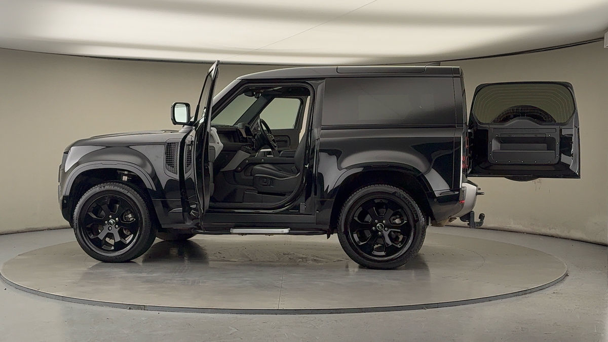 Used Land Rover Defender 90 2023 for sale - 76725442: Photo 46