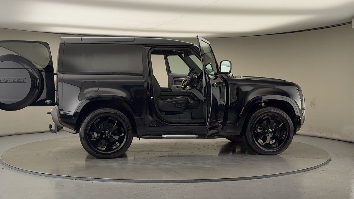 Used Land Rover Defender 90 2023 for sale - 76725442: Photo 56