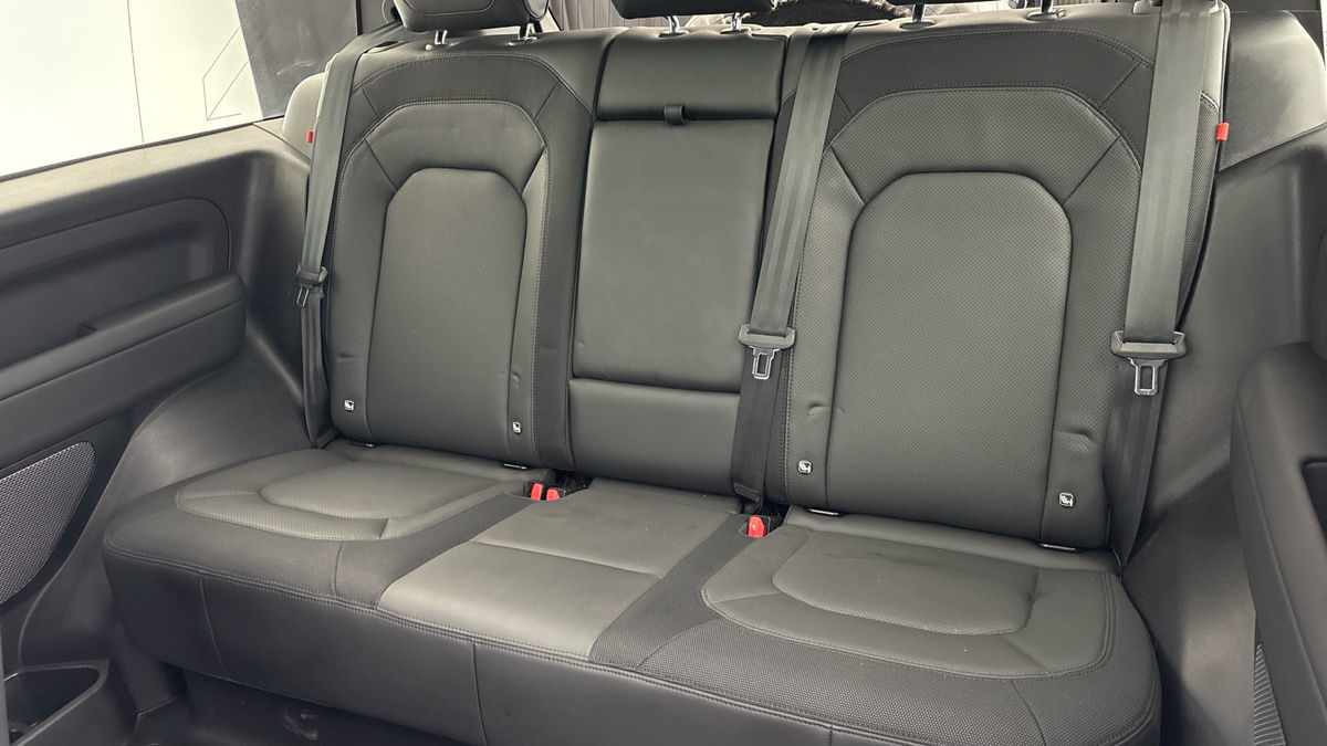 Used Land Rover Defender 90 2023 for sale - 76725442: Photo 8