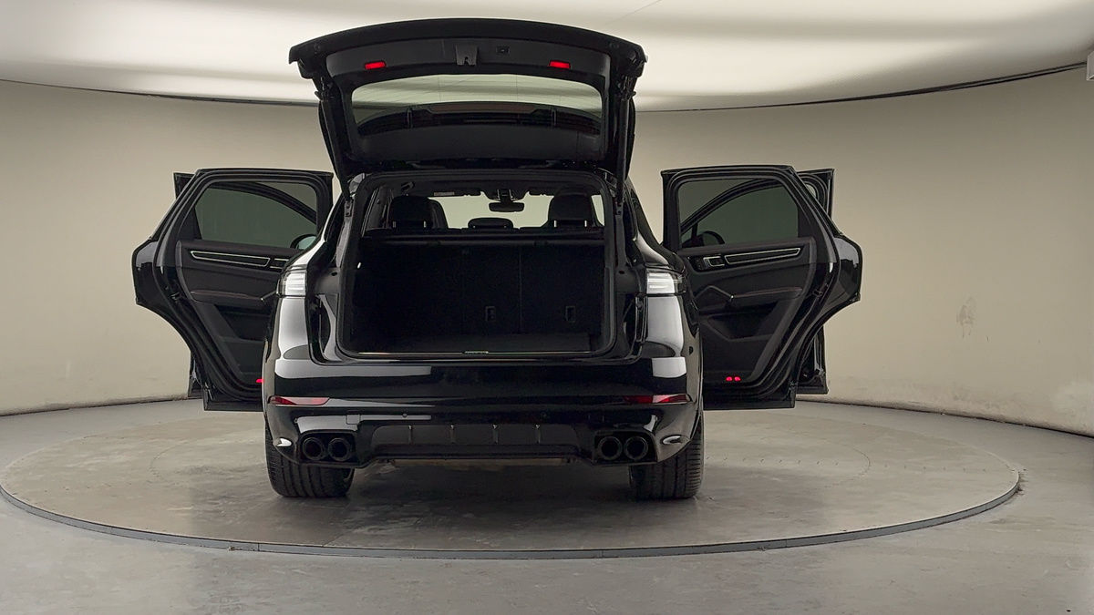 Used Porsche Cayenne 2022 for sale - 77303330: Photo 64