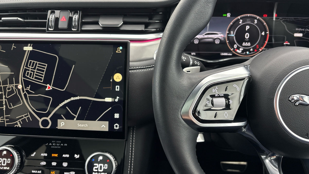 Used Jaguar F-Pace 2023 for sale - 76368739: Photo 13