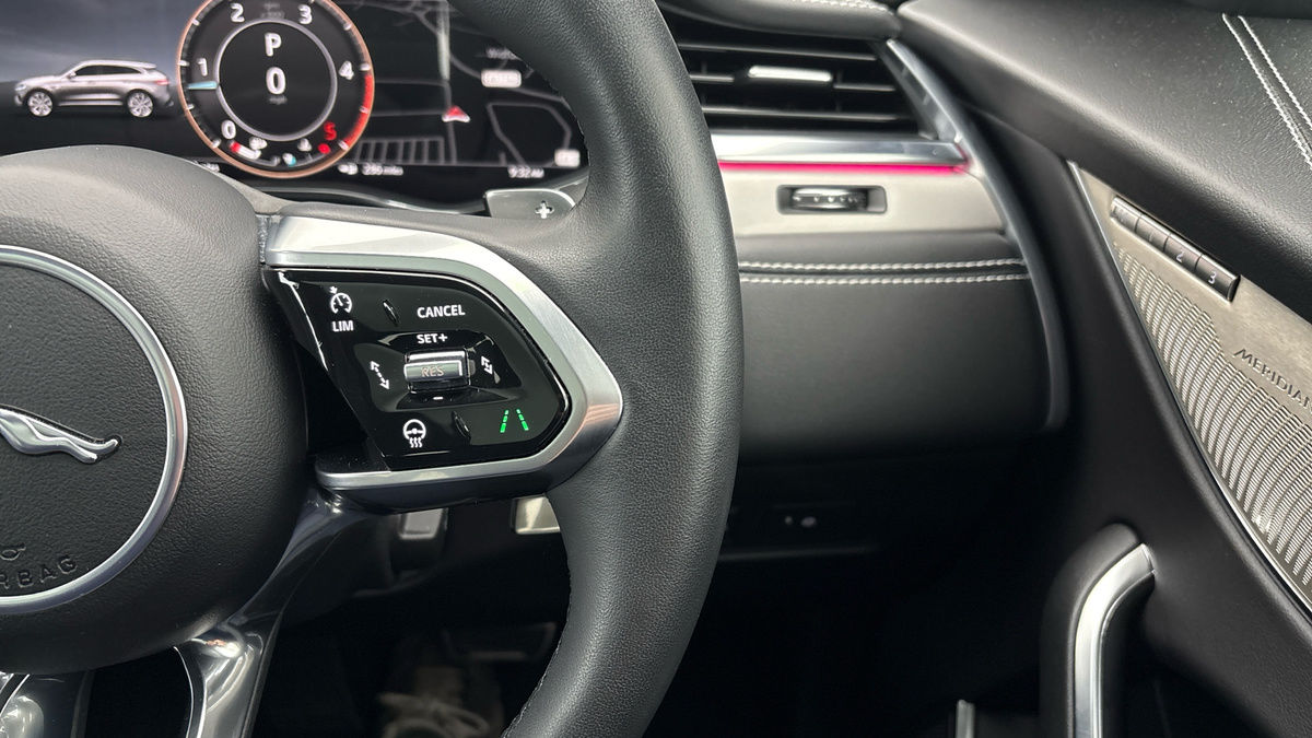 Used Jaguar F-Pace 2023 for sale - 76368739: Photo 14