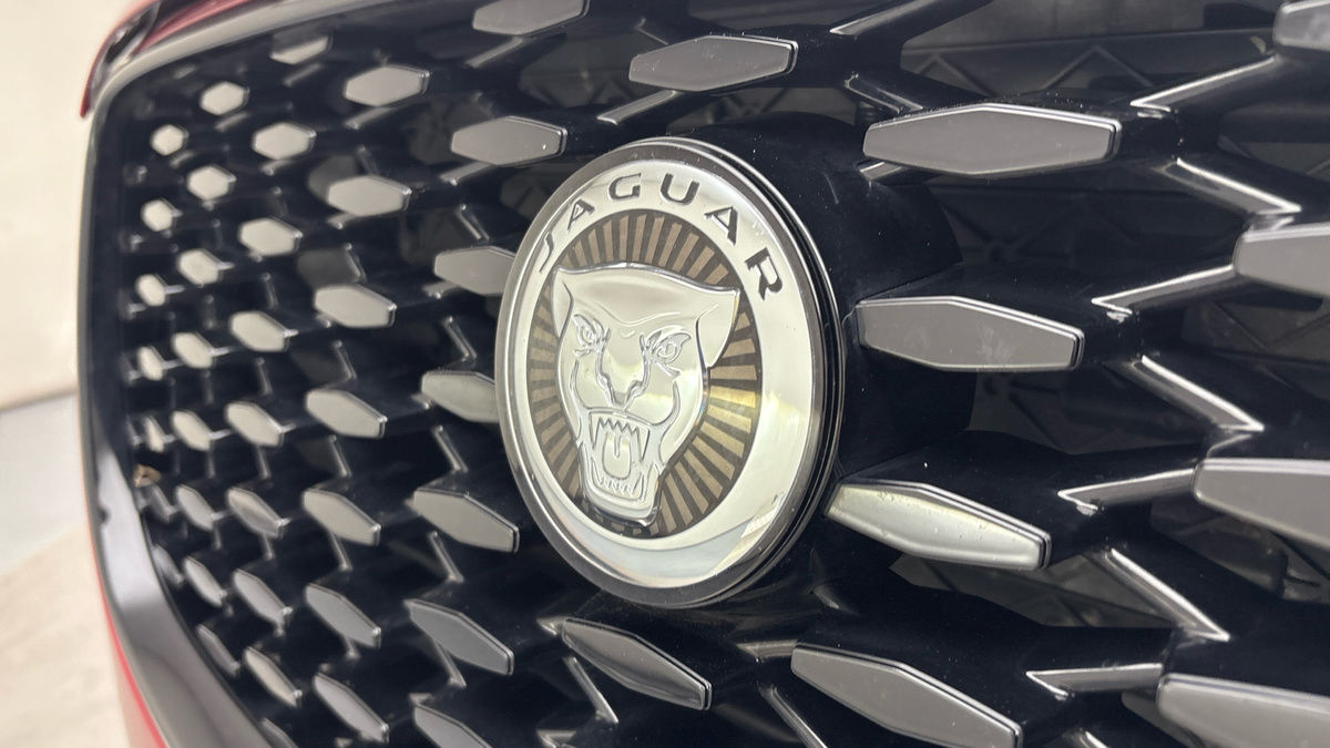 Used Jaguar F-Pace 2023 for sale - 76368739: Photo 24