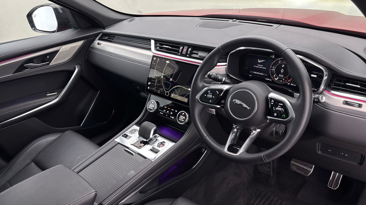 Used Jaguar F-Pace 2023 for sale - 76368739: Photo 5