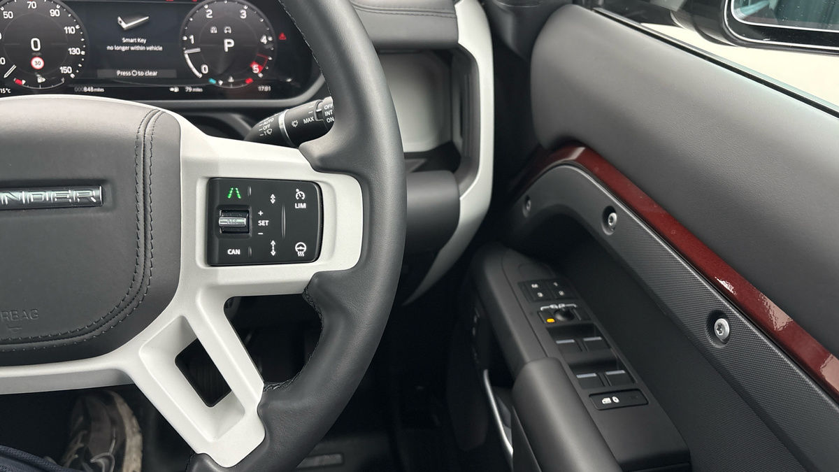 Used Land Rover Defender 130 2024 for sale - 76396730: Photo 14