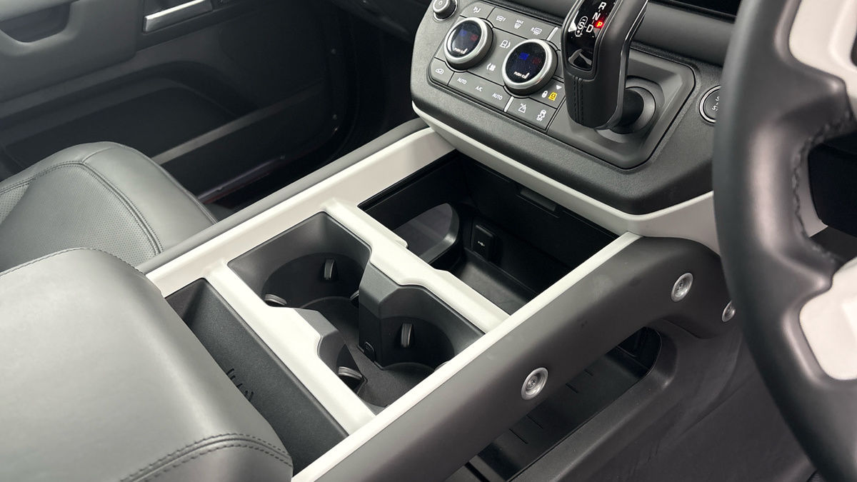 Used Land Rover Defender 130 2024 for sale - 76396730: Photo 18