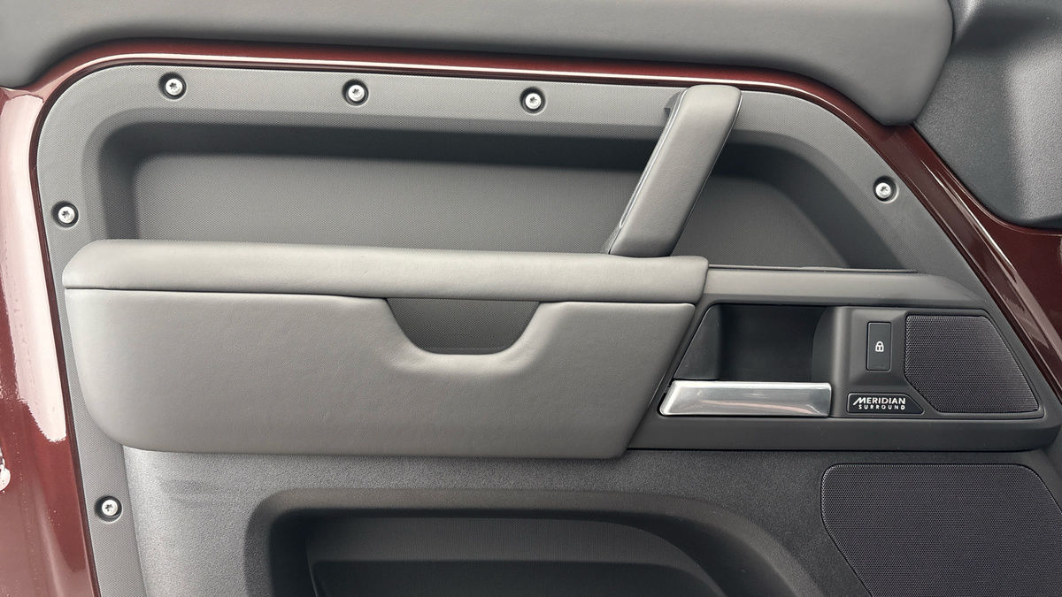 Used Land Rover Defender 130 2024 for sale - 76396730: Photo 19