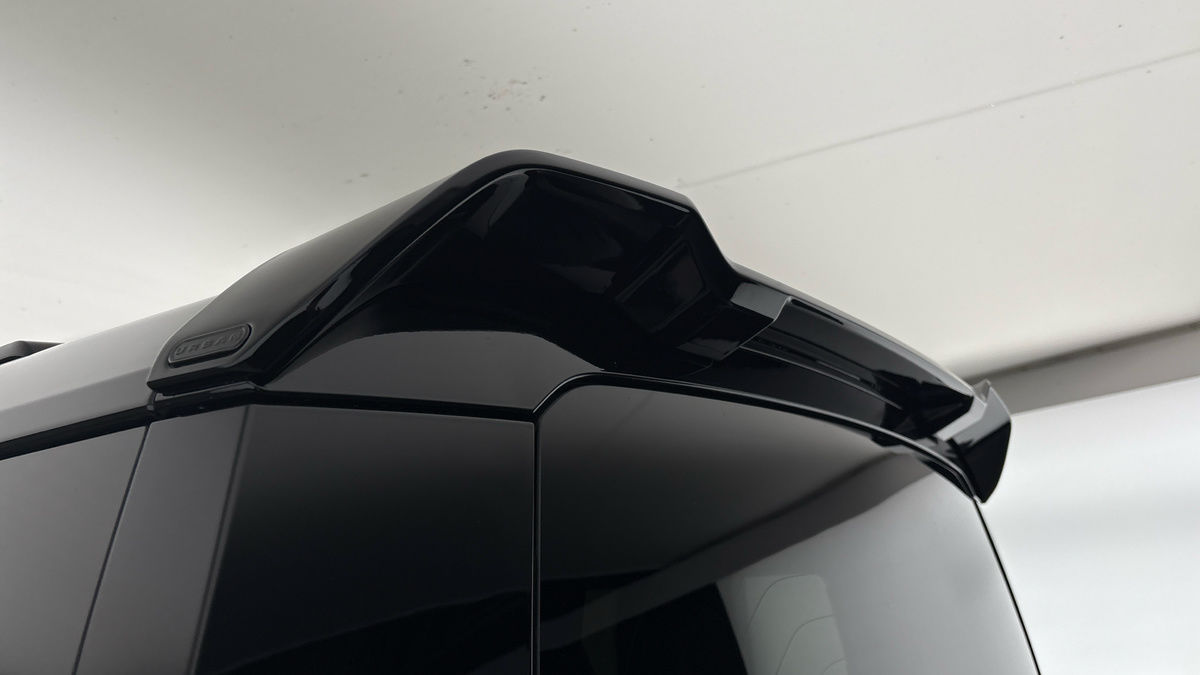 Used Land Rover Defender 130 2024 for sale - 76396730: Photo 30