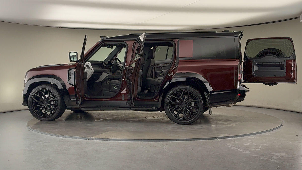 Used Land Rover Defender 130 2024 for sale - 76396730: Photo 52