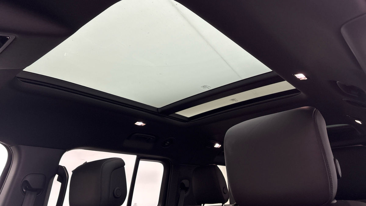 Used Land Rover Defender 130 2024 for sale - 76396730: Photo 6