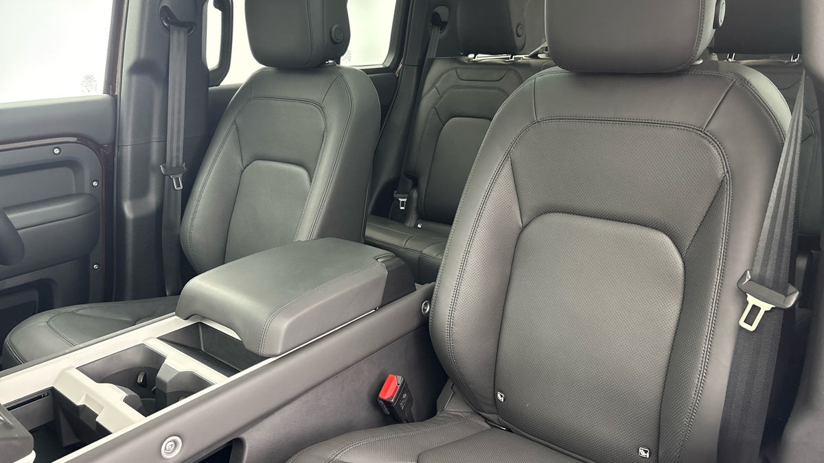 Used Land Rover Defender 130 2024 for sale - 76396730: Photo 7