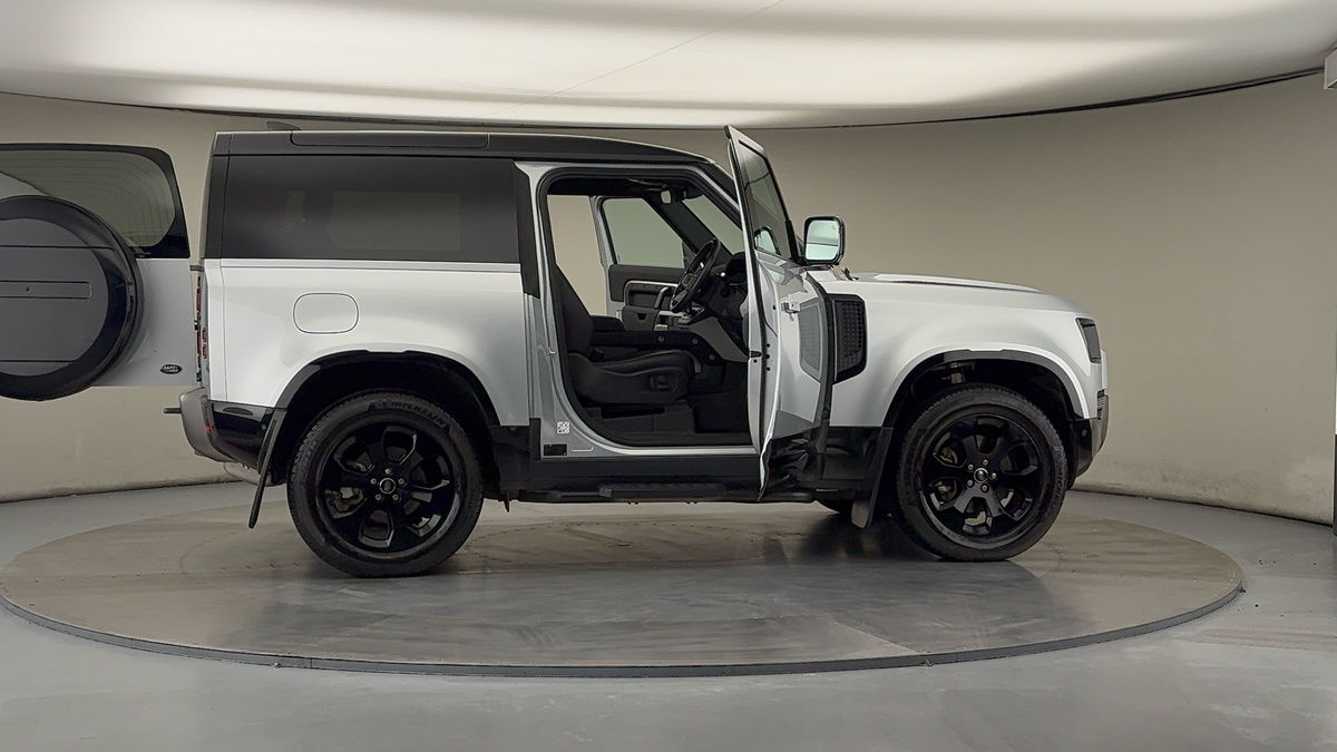 Used Land Rover Defender 90 2022 for sale - 76081584: Photo 56