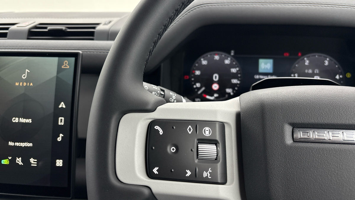 Used Land Rover Defender 110 2026 for sale - 77894265: Photo 13