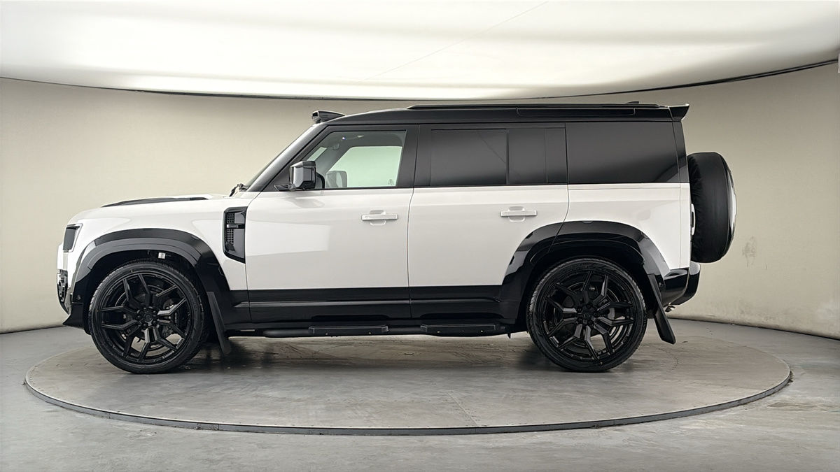 Used Land Rover Defender 110 2026 for sale - 77894265: Photo 15