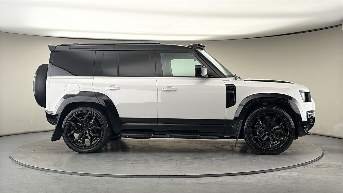 Used Land Rover Defender 110 2026 for sale - 77894265: Photo 40