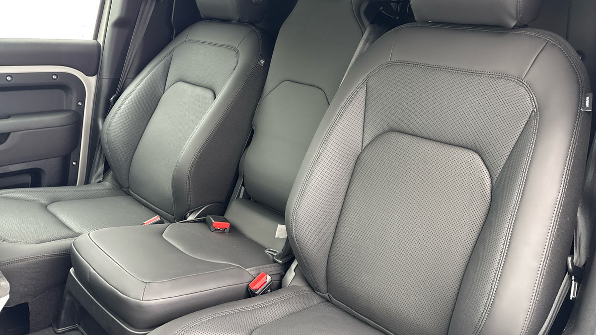 Used Land Rover Defender 110 2026 for sale - 77894265: Photo 7