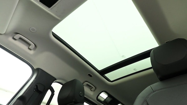 Used Land Rover Defender 110 2024 for sale - 75427639: Photo 2