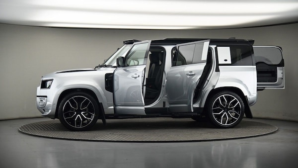 Used Land Rover Defender 110 2024 for sale - 75427639: Photo 50