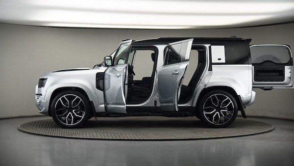 Used Land Rover Defender 110 2024 for sale - 75427639: Photo 51