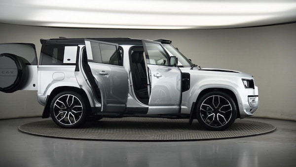 Used Land Rover Defender 110 2024 for sale - 75427639: Photo 59