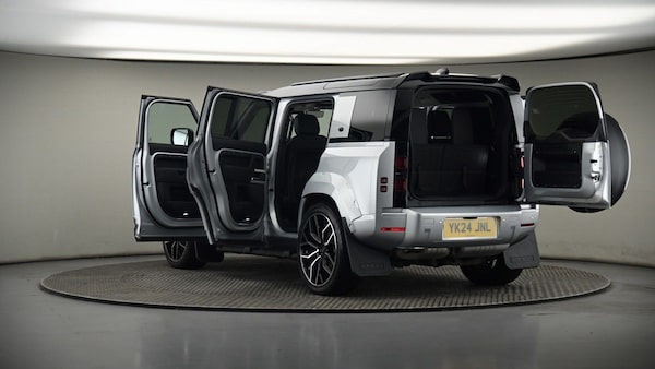 Used Land Rover Defender 110 2024 for sale - 75427639: Photo 8